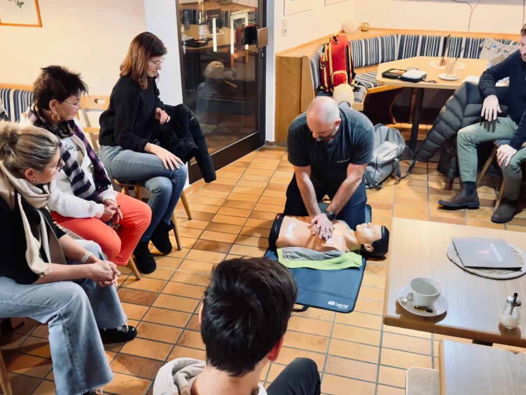 Herzdruckmassage_Kursleiter